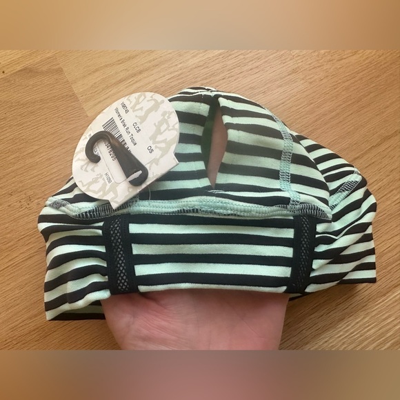 Nwt Lululemon striped women’s brisk run toque beanie hat - Picture 4 of 9